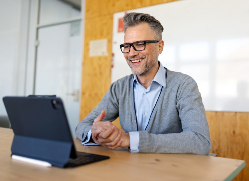 AXI ondersteunt de HP & Poly hybride werkoplossingen