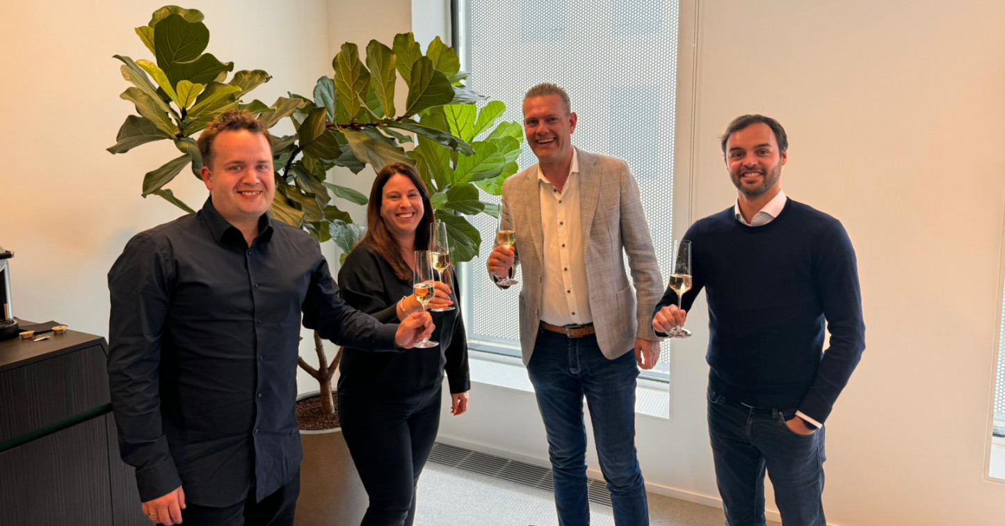 AXI Group neemt Datalink over